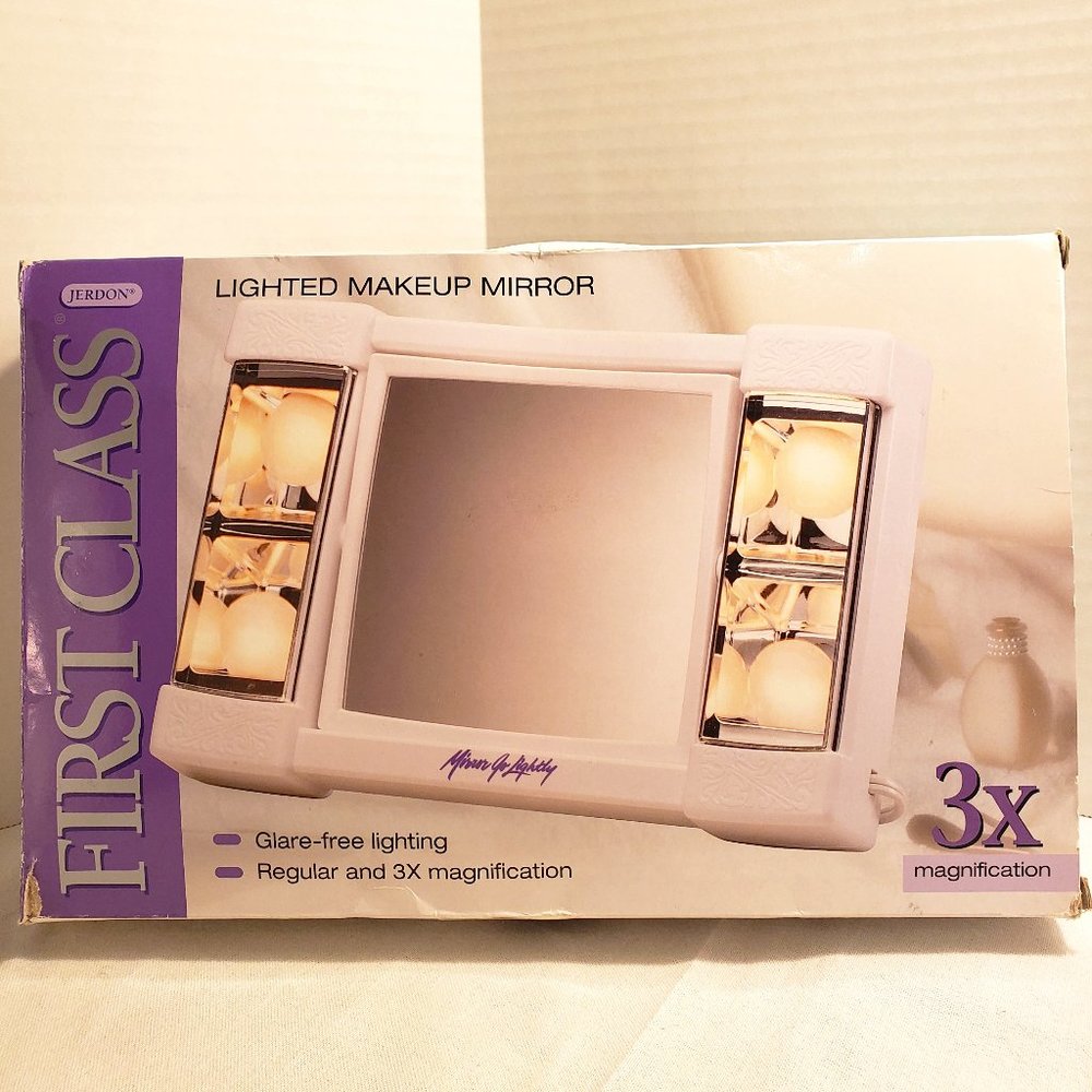 LIGHTED MAKEUP MIRROR by JERDON - FIRST CLASS - MODEL J1010 - MIRROR 6.5" x 6"